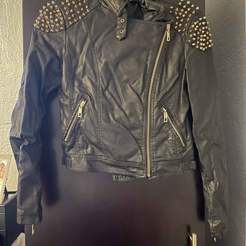 GORGEOUS STUDDED FAUX LEATHER JACKET with GOLD SPIKES for a hip and modern look